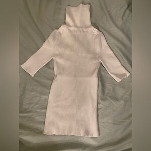 Banana Republic Stretchable Ivory White Ribbed Turtleneck Half-Sleeve Sweater